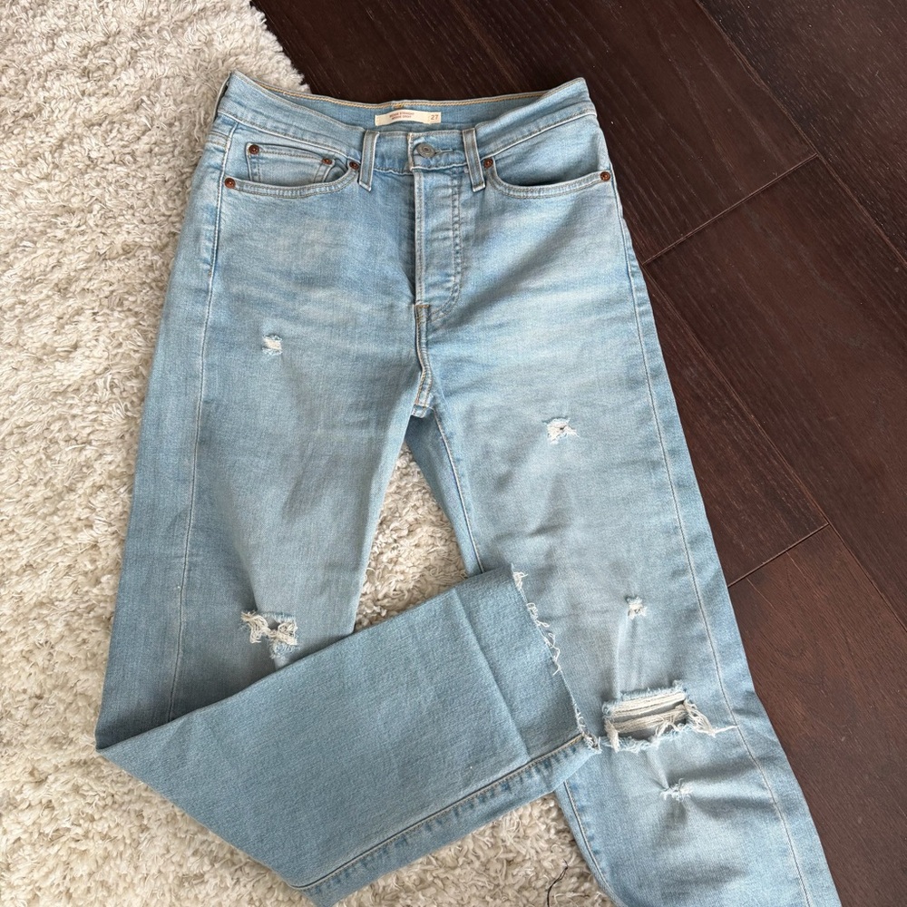 Levi’s Wedgie Straight Leg Jeans — Light Blue Distressed